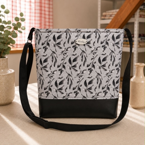 Crossbody - lístky na šedé