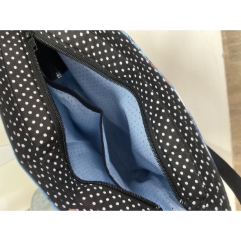 Crossbody - kabelka - květy na modré