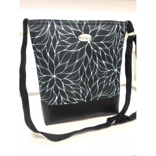 Crossbody - černobílé květy 2