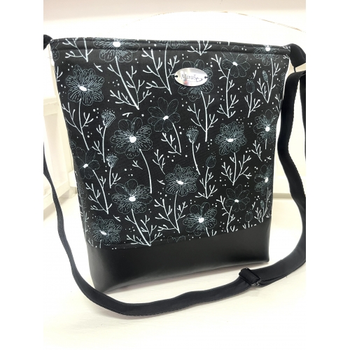 Crossbody - černobílé květy 4