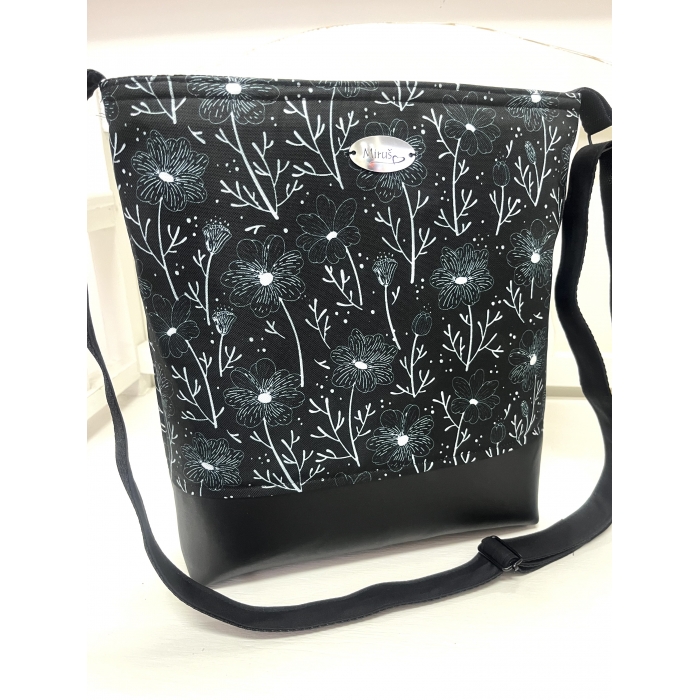 Crossbody - černobílé květy 4